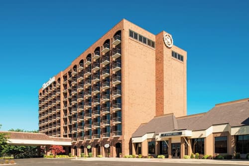 Sheraton Salt Lake City Hotel, Exterior
