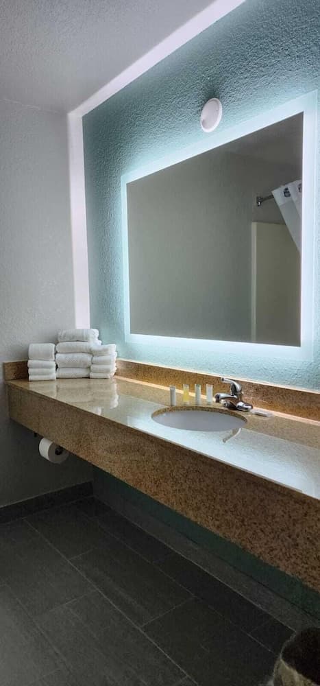 Travelodge by Wyndham Rapid City/Black Hills