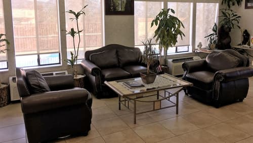 Yosemite Sierra Inn, Lobby sitting area
