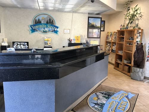 Yosemite Sierra Inn, Lobby