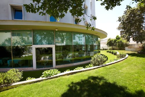 Hotel Santa Maria, Property grounds