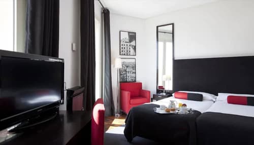 Hotel Quatro Puerta Del Sol, Room