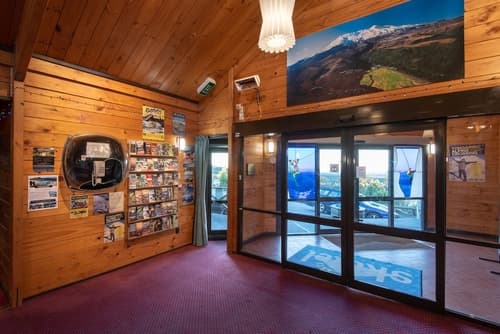 Skotel Alpine Resort, Reception