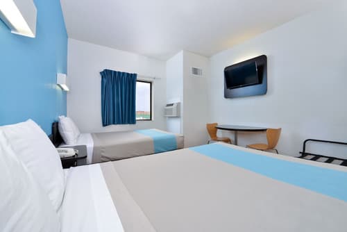 Motel 6 Page, AZ, Room