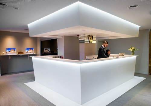 Windsor Hotel And Tower, Reception