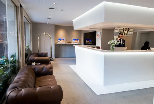 Windsor Hotel And Tower, Reception