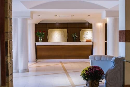 Crithoni's Paradise Hotel