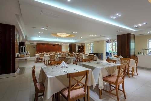 Crithoni's Paradise Hotel