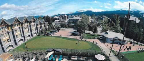 Aava Whistler Hotel, Golf