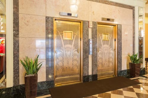 Ambassador Hotel Milwaukee, Trademark Collection by Wyndham, Lobby