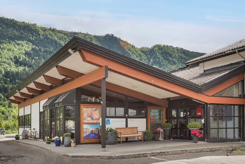 Nordfjord Hotell, Property entrance