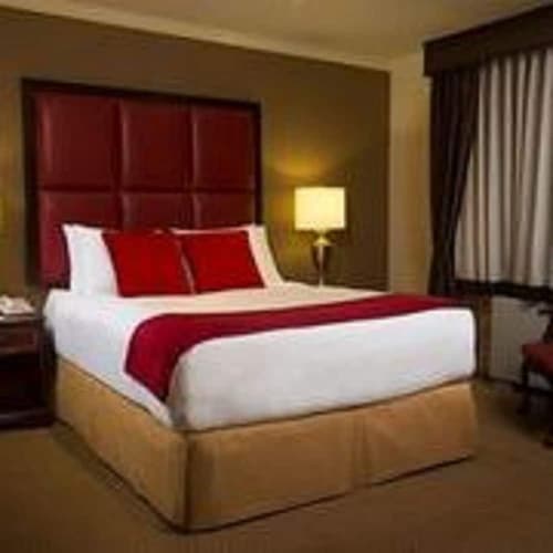 Fitzpatrick Grand Central, Room