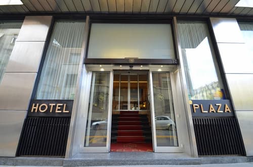 Hotel Plaza Torino, Property entrance