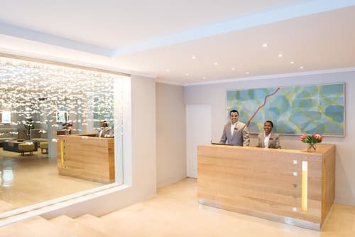 Cape Town Hollow Boutique Hotel, Reception