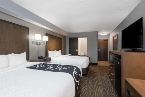 La Quinta Inn & Suites by Wyndham Anchorage Airport
