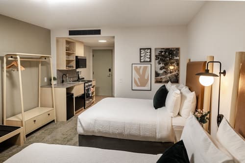 Forest Park Hotel, Room