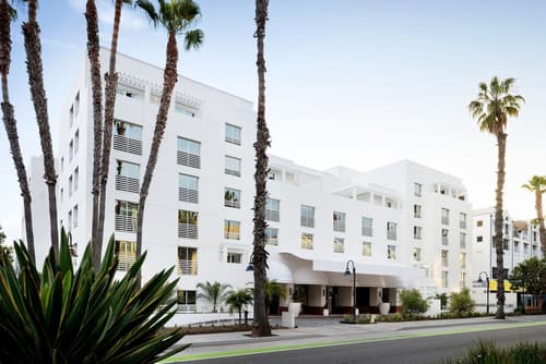 Sandbourne Santa Monica, Autograph Collection