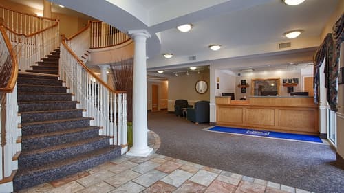 Best Western Plus Executive Court Inn & Conference Center, Lobby