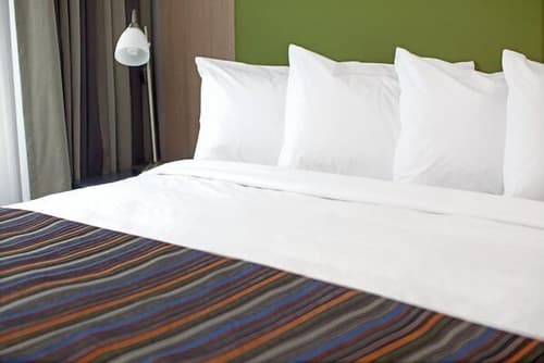 Country Inn & Suites by Radisson, Jackson, TN