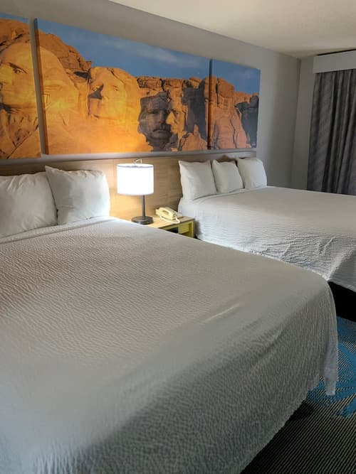 Days Inn by Wyndham Custer, Room