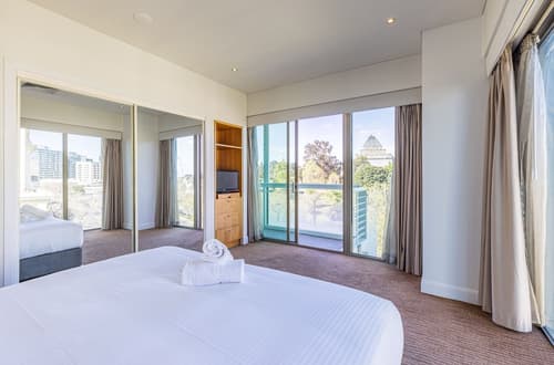 Seasons Botanic Gardens, Room