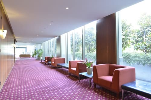 Seasons Botanic Gardens, Lobby