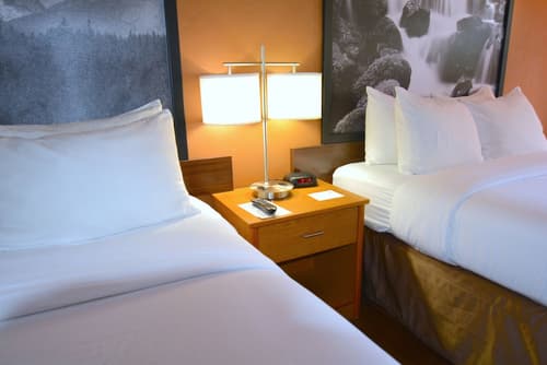 Super 8 by Wyndham Port Angeles at Olympic National Park, Room