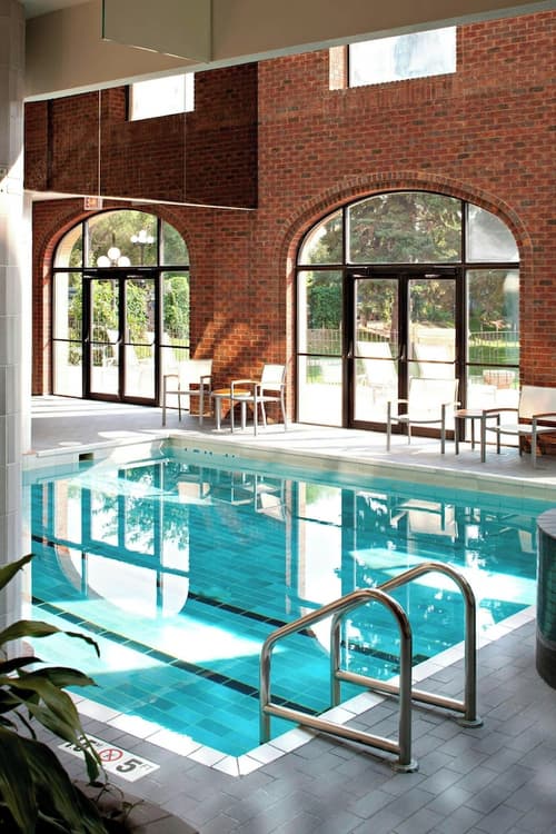 Delta Hotels by Marriott Bessborough, Pool