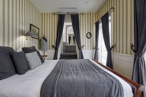 The Pand Hotel, Room