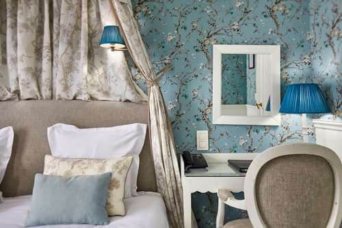 The Pand Hotel, Room