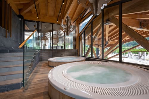 Alpina Eclectic Hotel, Indoor spa tub