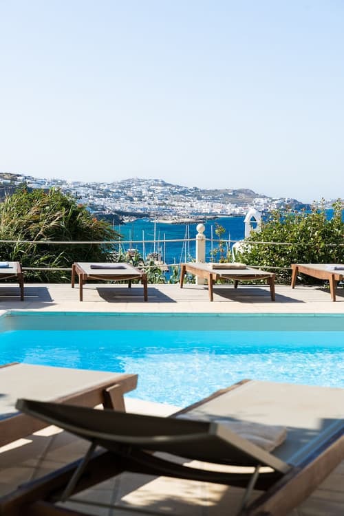 Rhenia Mykonos, Primary image