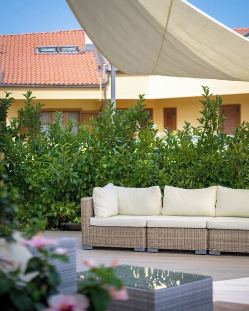 Hotel Carlo Felice, Exterior