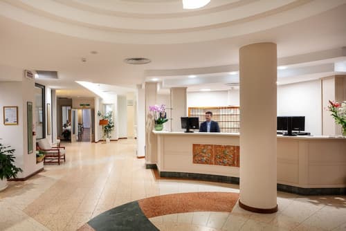 Hotel Carlo Felice, Reception