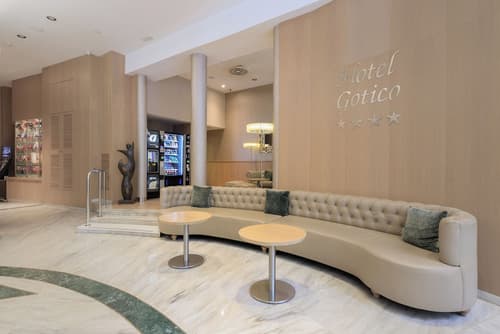 Hotel Gotico, Lobby