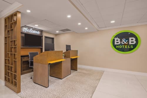 B&B Hotel Miami Airport, Reception