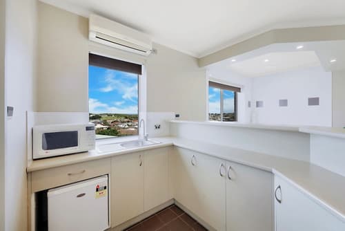 Comfort Inn On Raglan, Room