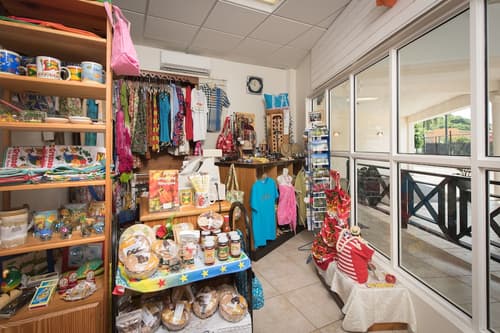 Coyaba Beach Resort, Gift shop