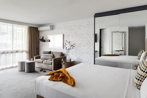 Punthill Spring Hill, Room