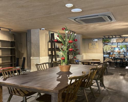 Oscar Saigon Hotel, Lobby lounge