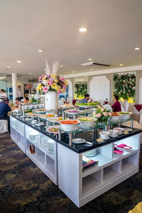 Oscar Saigon Hotel, Restaurant