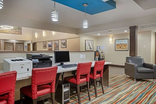 Best Western Plus Port O'Call Hotel