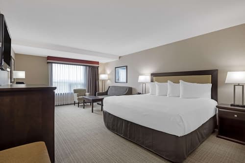 Best Western Plus Port O'Call Hotel