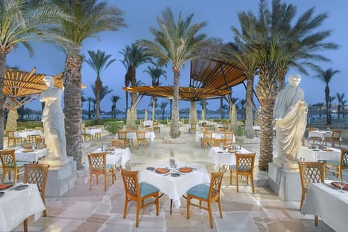 JAZ Fayrouz, Restaurant
