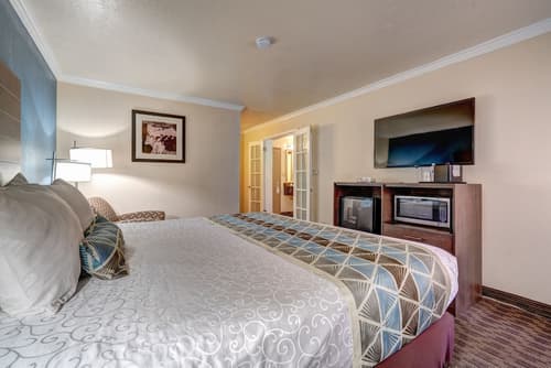 Best Western Airport Albuquerque InnSuites Hotel & Suites, Room