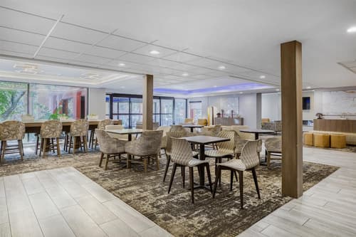 SureStay Plus Hotel by Best Western Chicago Lombard, Lobby