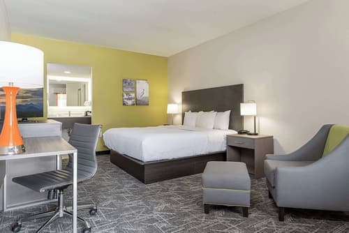 Quality Inn Asheville Downtown Tunnel Road, Room