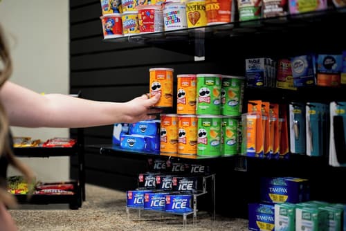 The McCormick Scottsdale, Vending machine