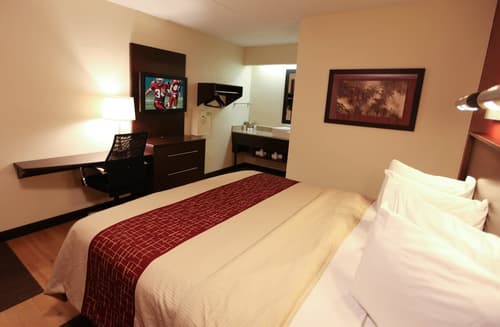 Red Roof Inn PLUS+ Philadelphia Airport, Room
