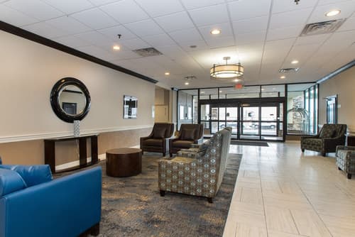 Best Western Plus Strongsville Cleveland, Lobby sitting area